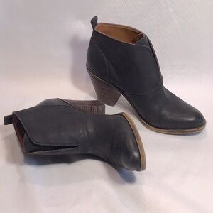Lucky Leather Heeled Ankle Boots 8.5M